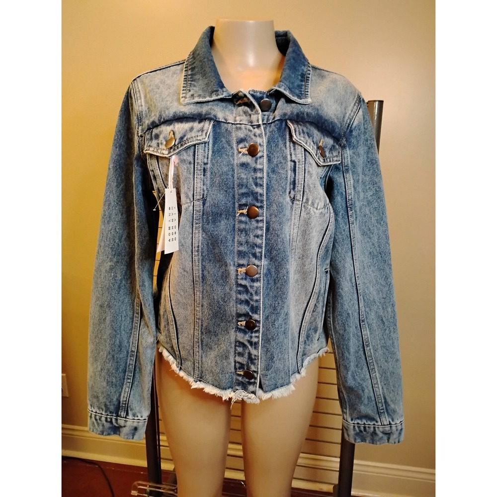 Tiana B. Beaded Skull Acid Wash Denim Jacket Raw Hem Large DKDJ1122